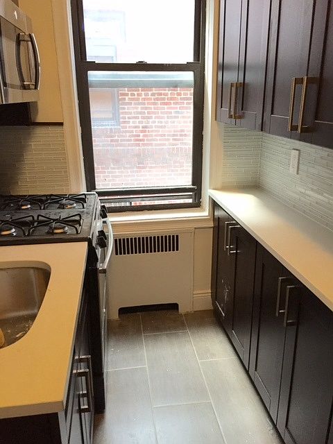 2nd image of 16710 Crocheron Ave APT 5H