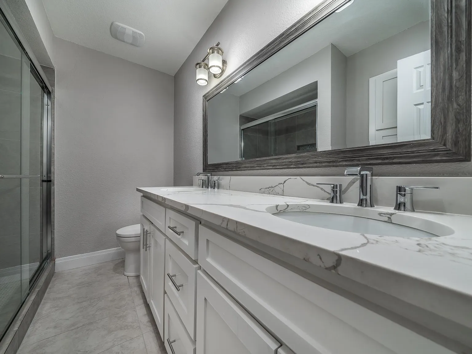 4 bed, 1975 sqft, $2,395 — Photo 1
