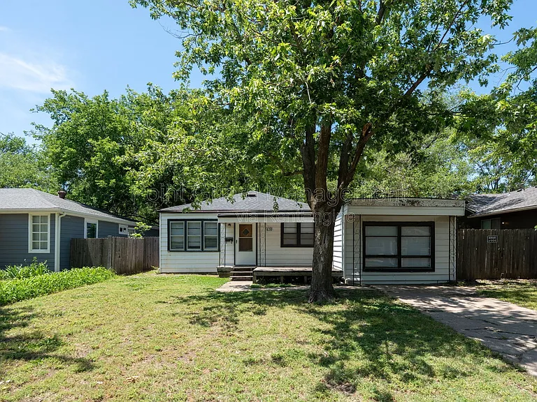 631 N Mount Carmel St — Photo 39