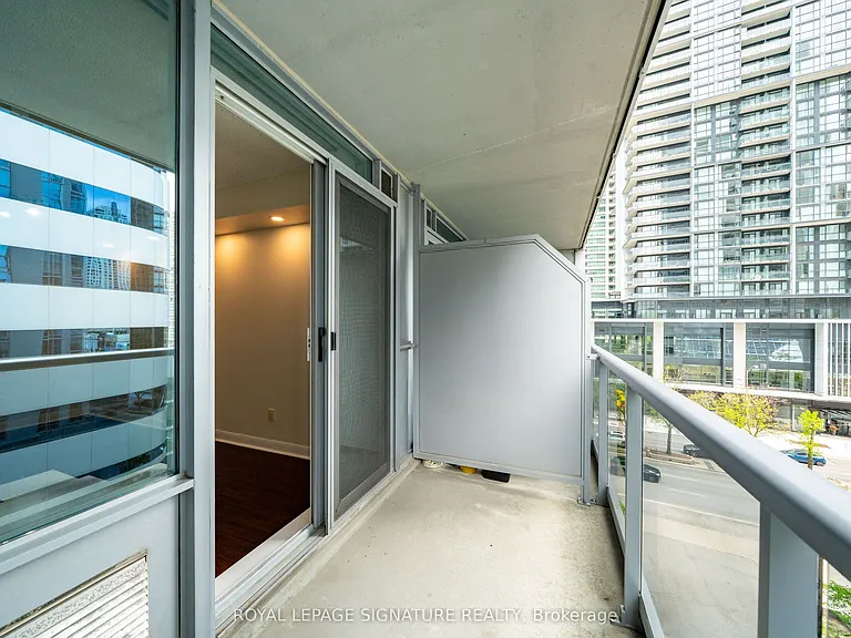4968 Yonge St #712 — Photo 36