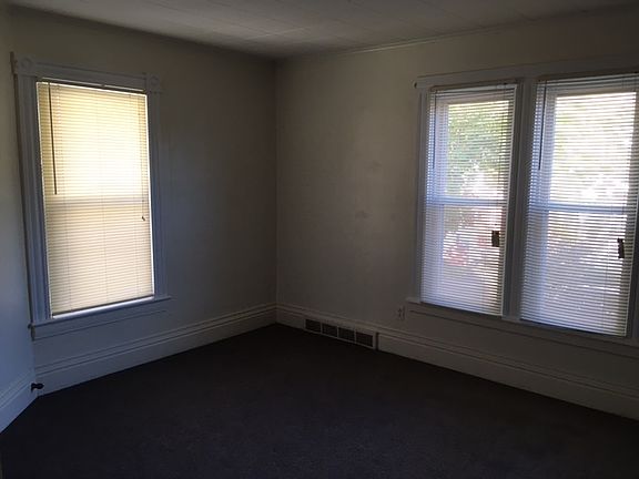 Apt. 2 Up Main bed. 11 x 13