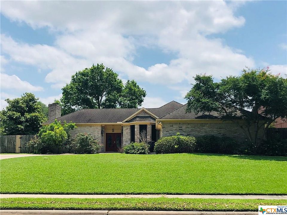 1st image of 304 Woodglenn Dr