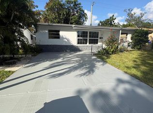 6311 SW 8th St, Pompano Beach, FL 33068