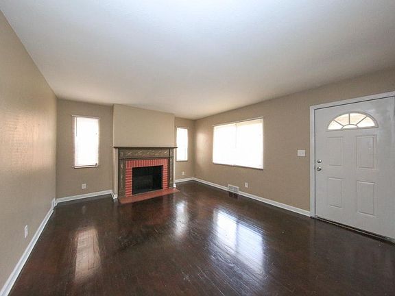 4th image of 532 W Parkwood Dr