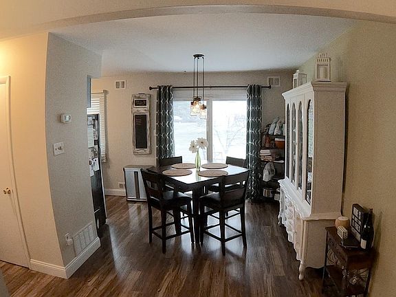 3rd image of 121 Roskeen Ct