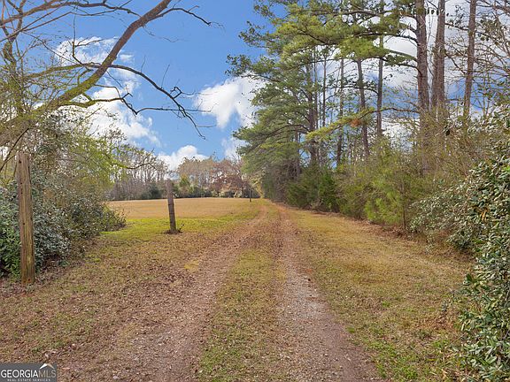 4th image of 138 Lewis Rd