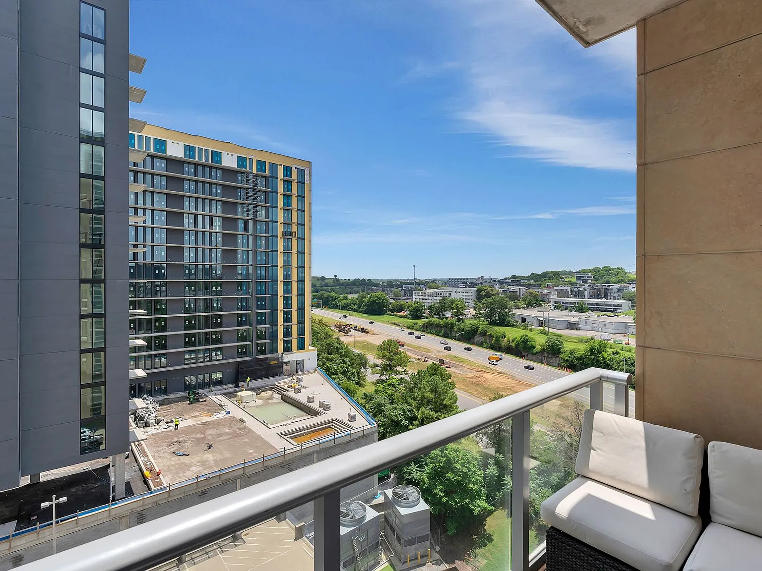 1 bed, 1100 sqft, $4,500 — Photo 3