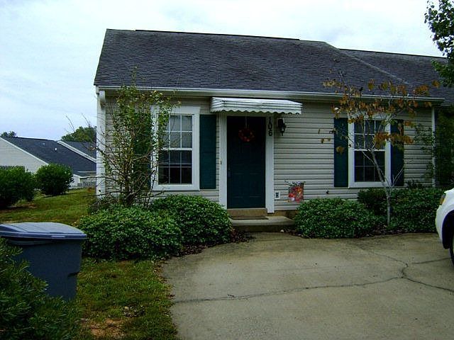 1st image of 106 Saint Kitts Ct