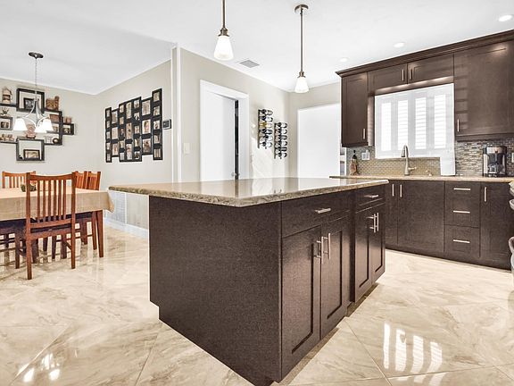 3rd image of 226 NE 8th Terrace