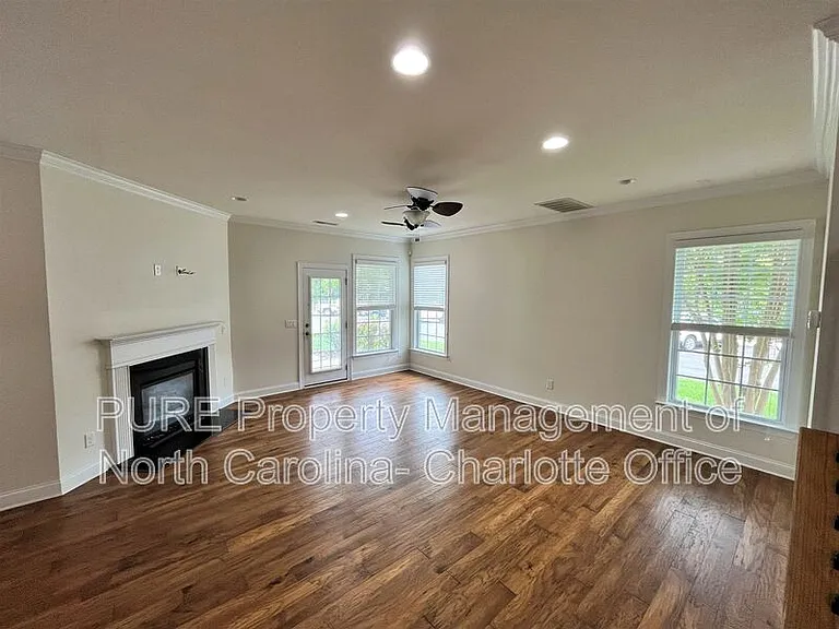 10330 Royal Winchester Dr — Photo 8