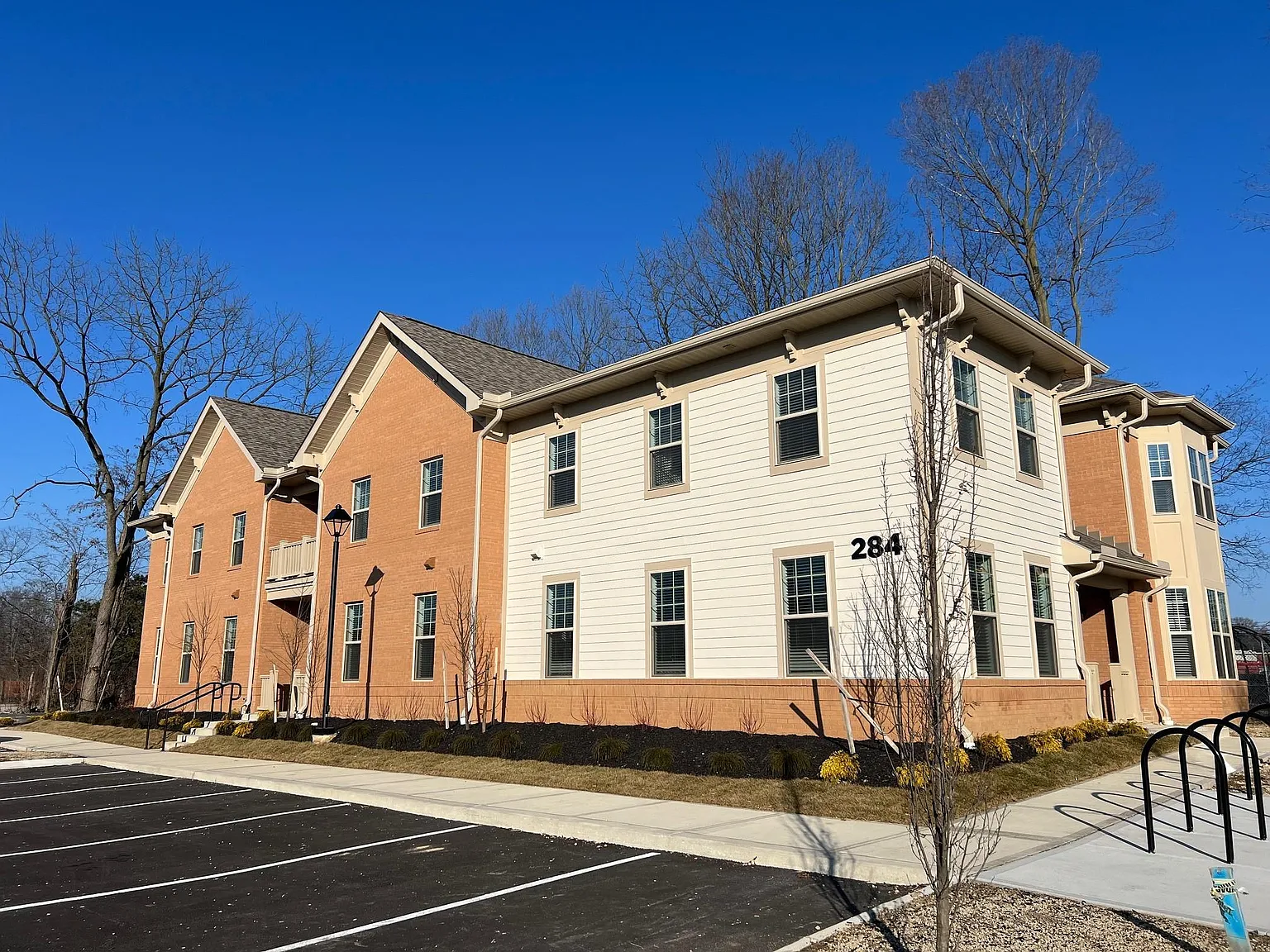 2 bed, 1300 sqft, $2,200 — Photo 3