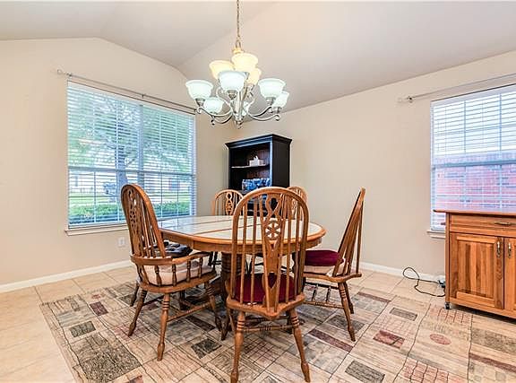 5th image of 834 Dark Horse Ln