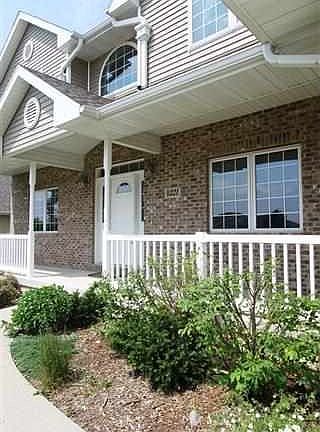 3rd image of 4221 Maryhill Dr