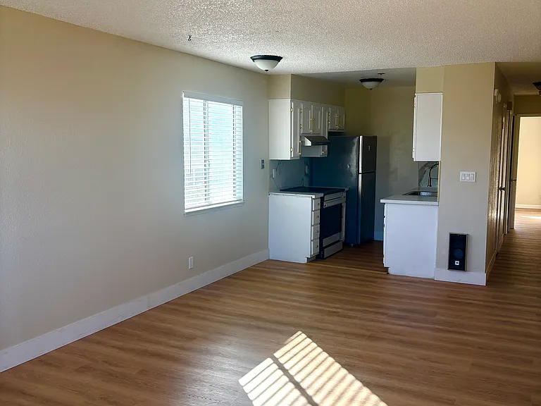 3 Lewis Ave #5 — Photo 5