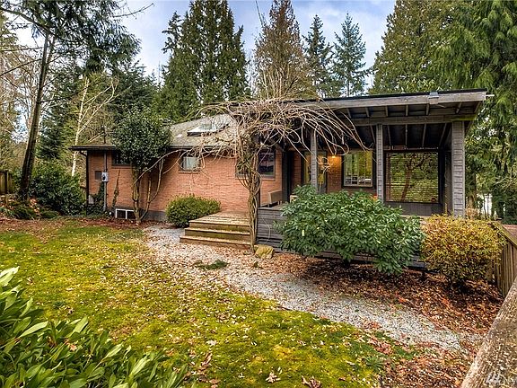 3rd image of 16622 SE Newport Way