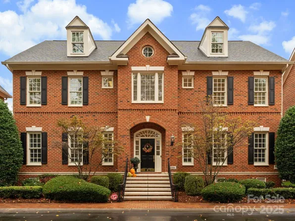 5006 Fairlawn Crescent Ct, Charlotte, NC 28226