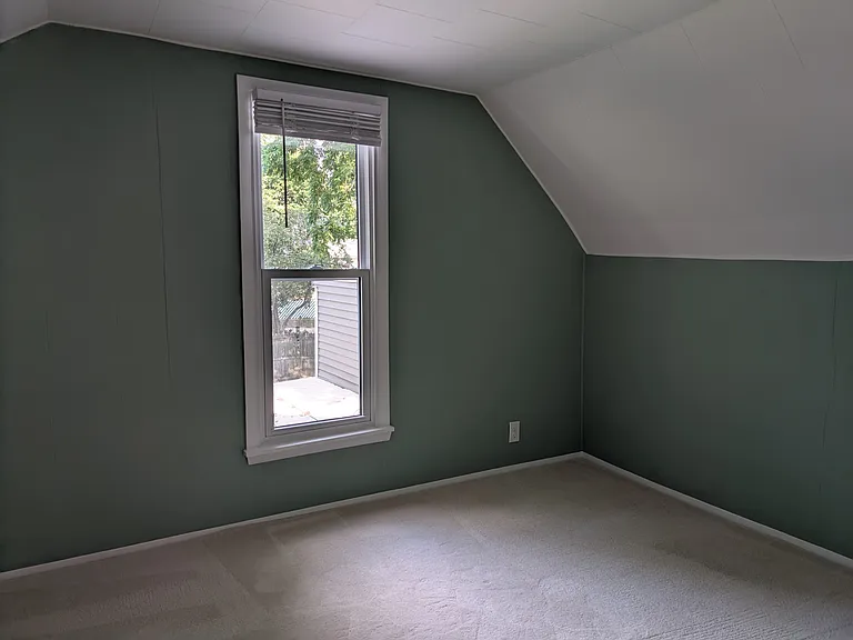 310 Eastern Ave NE — Photo 14