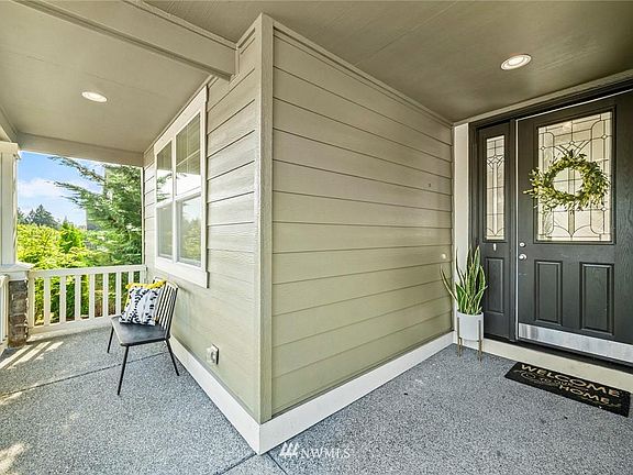 2nd image of 11910 33rd Pl NE