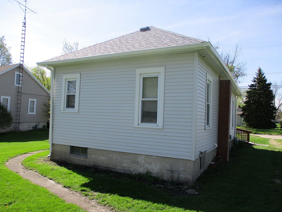 2nd image of 412 Richards St