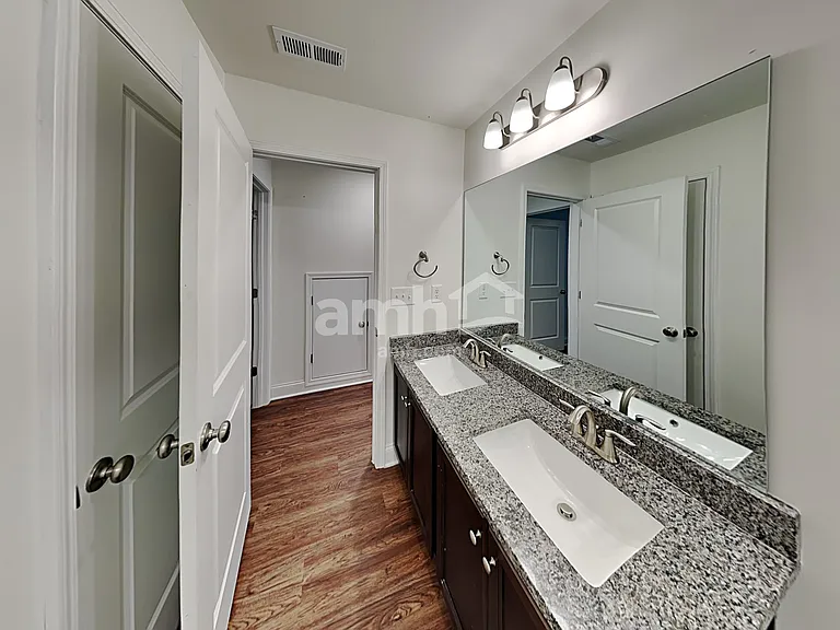 7076 Creeksong Dr — Photo 26