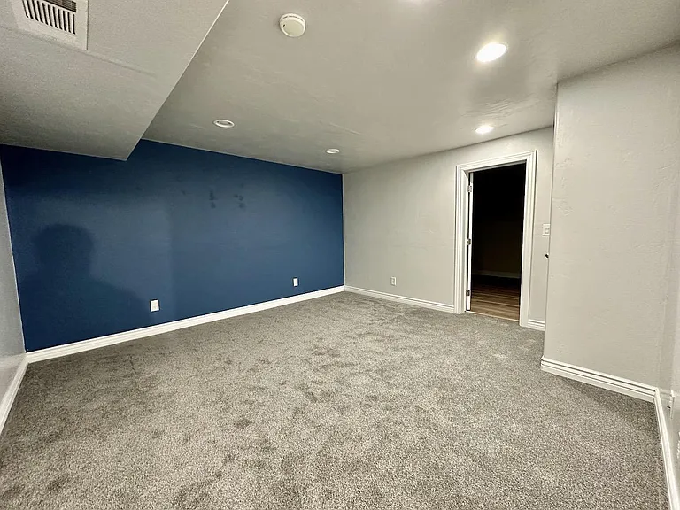 927 E Montana Vista Ln — Photo 31