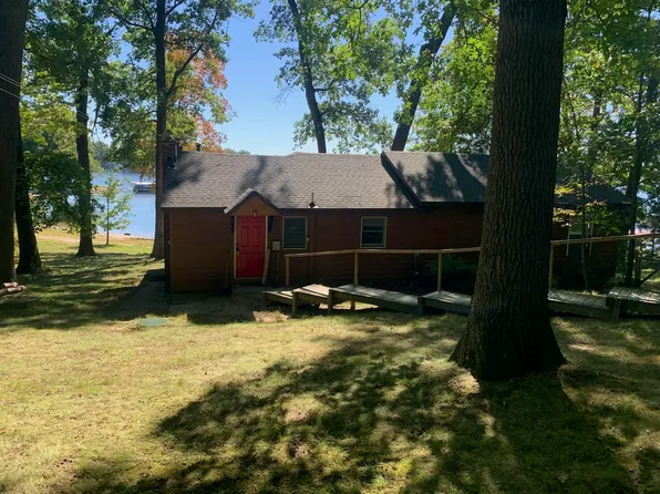 12015 Oakridge Rd, Plainwell, MI 49080