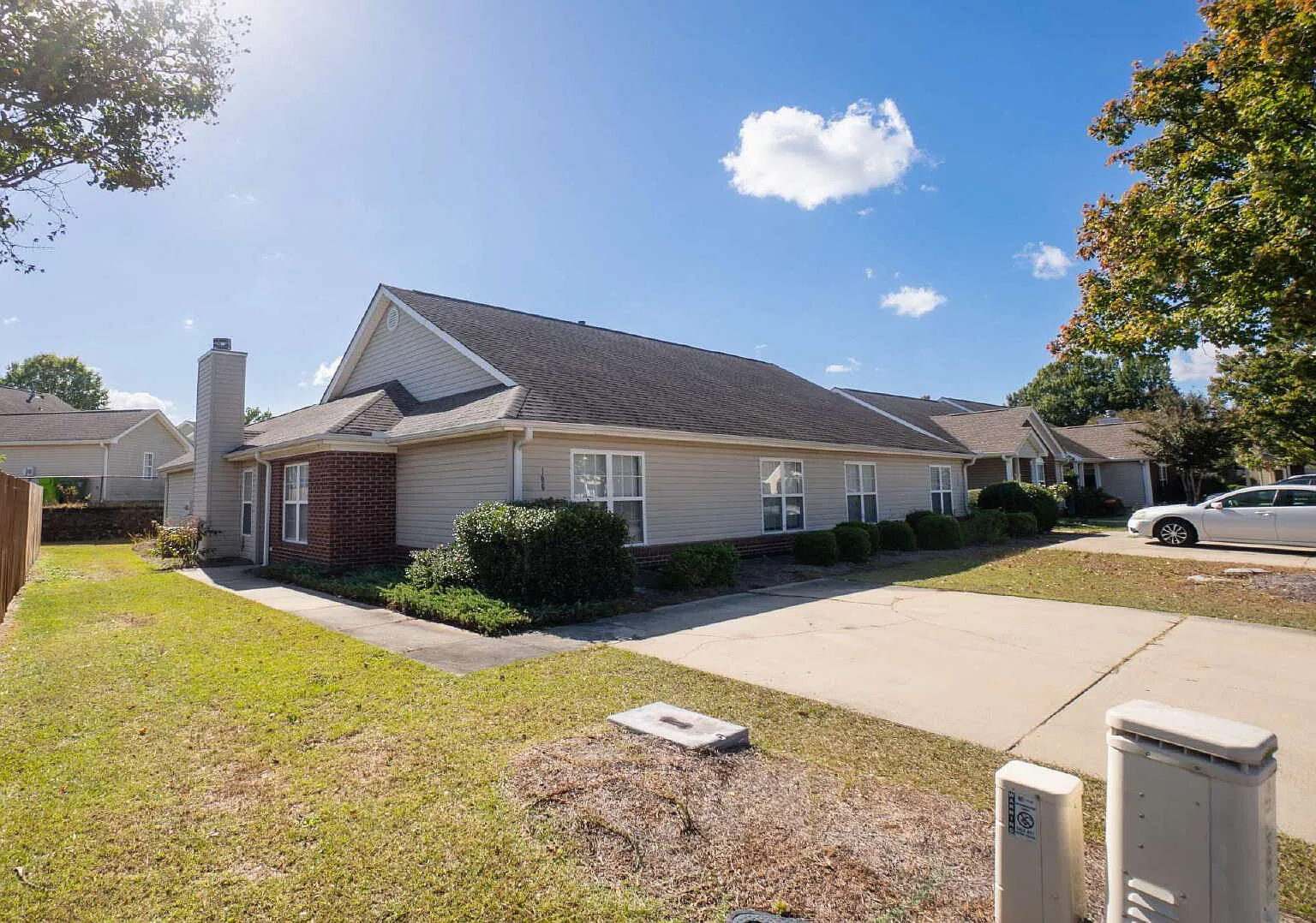 3 bed, 3.0 bath, 1460 sqft, $1,750 — Photo 3