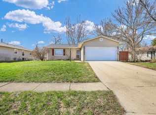 1303 Greenridge Dr, Urbana, IL 61802