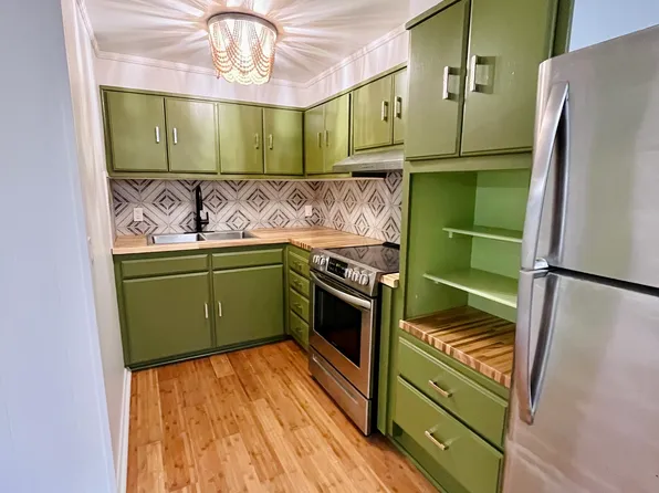 503 E 61st St, Savannah, GA 31405