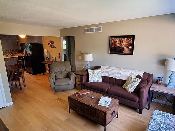 2nd image of 143 W Paradise Dr