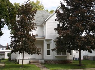 618 Nachusa Ave, Dixon, IL 61021