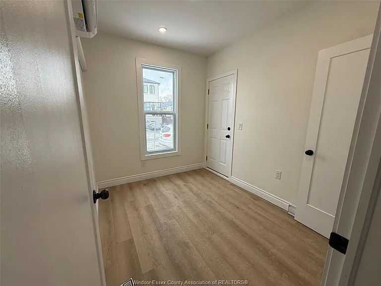 191 Marentette Ave #1 — Photo 3