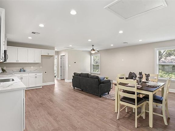 3rd image of 2111 Forstall St