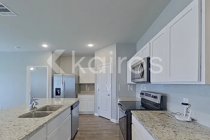 113 Yardley Ct — Photo 6