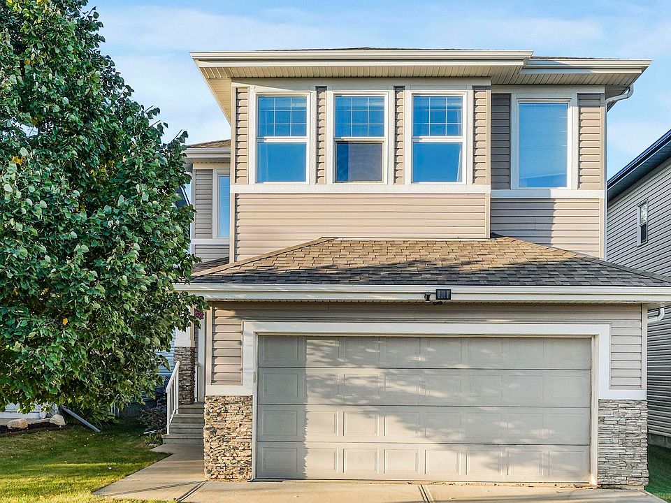 1st image of 209 Silverstone Cres