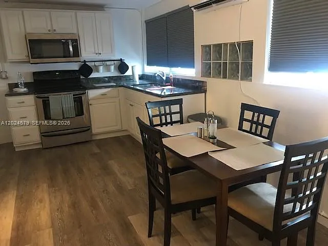 1 bed, 1.0 bath, $2,100 — Photo 4