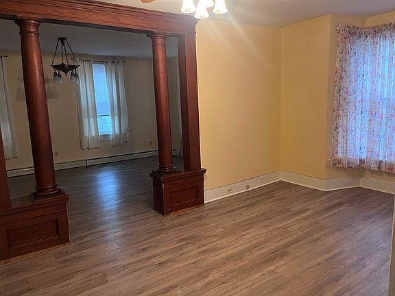 3rd image of 100 N Carlisle St #1
