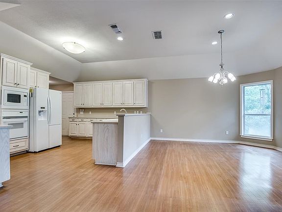 3rd image of 8500 County Road 530