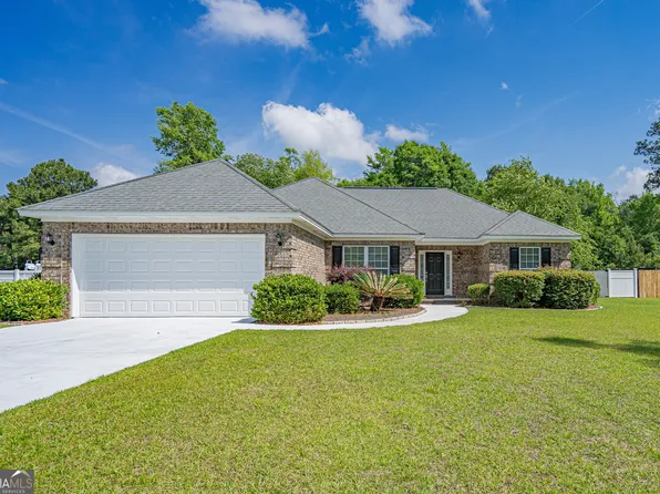 102 Pembroke Pl, Pembroke, GA 31321