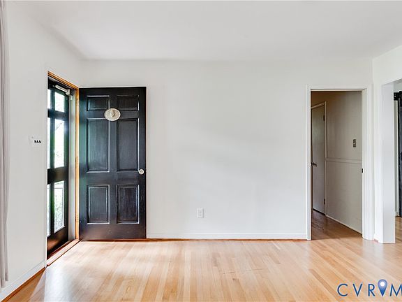4th image of 2307 Cranbrook Rd
