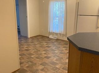 39 Elmwood Dr, Troy, NY 12180