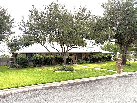 3rd image of 108 Meadow Dr