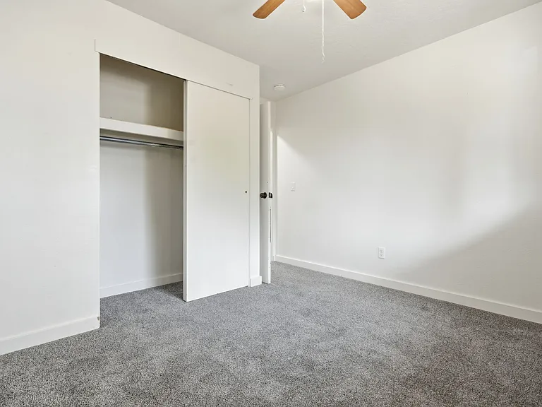 2045 Gunnison Ave — Photo 14