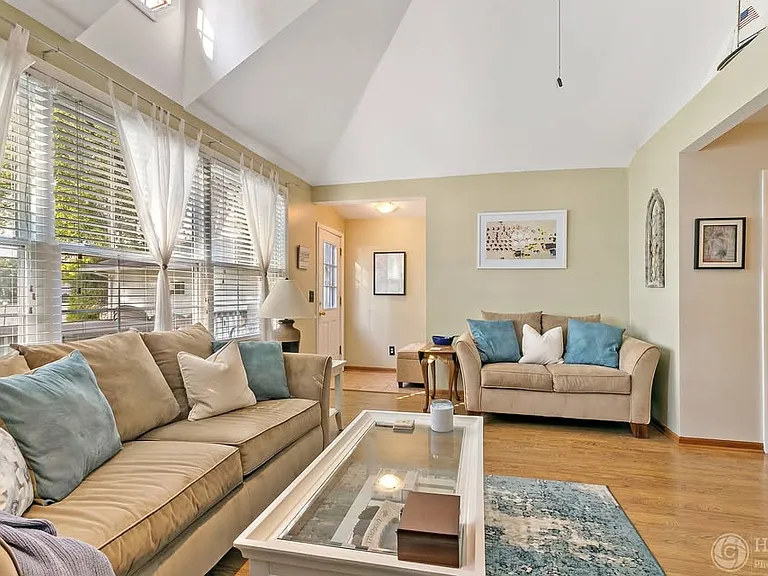 1904 River Terrace Dr — Photo 10