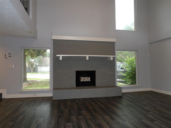 3rd image of 10758 Boardwalk St