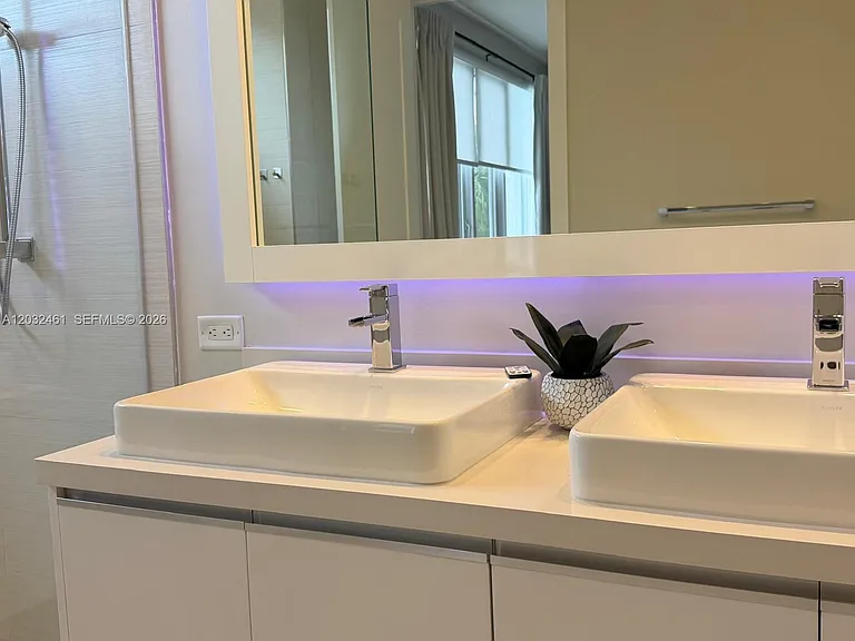 6440 NW 103rd Psge #6440 — Photo 11