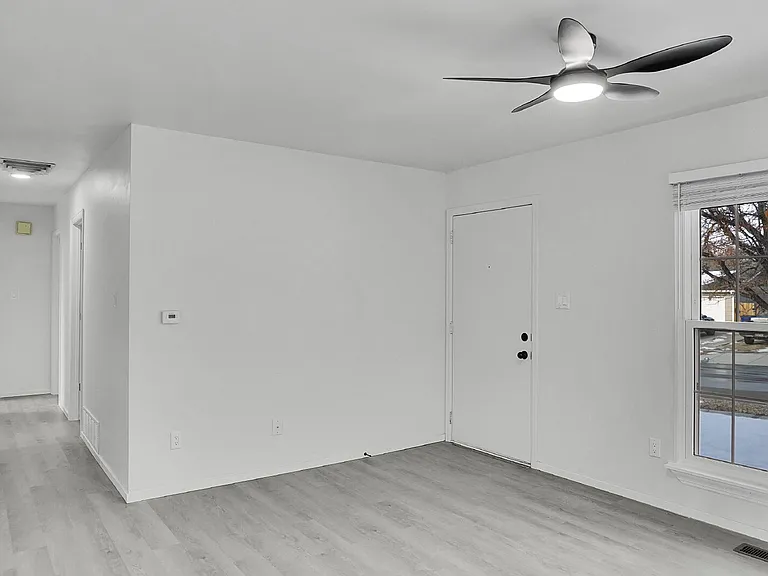 4485 Wordsworth Cir N — Photo 2