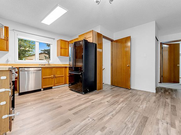 3rd image of 1160 35a St NW