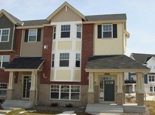 11872 Emery Village Dr N, Champlin, MN 55316