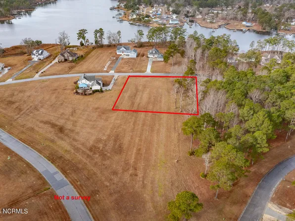 393 Southern Plantation Drive N, Oriental, NC 28571